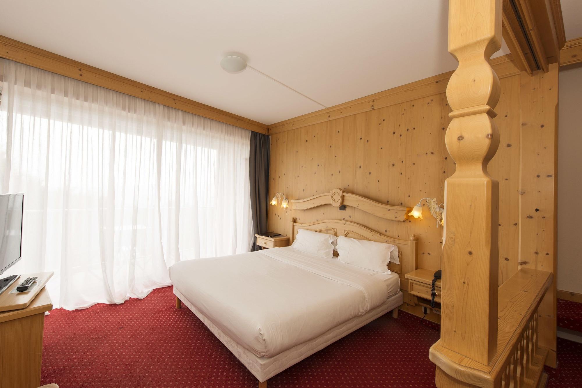 Alexain Hotel Restaurant & Wellness - Colmar Ouest トロワ・エピ エクステリア 写真